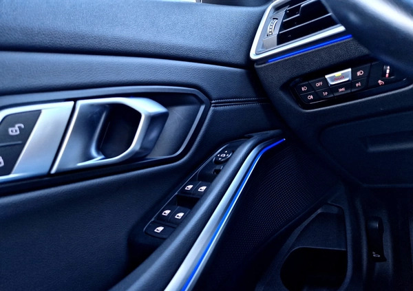 BMW Seria 3 cena 99900 przebieg: 171000, rok produkcji 2019 z Rumia małe 781